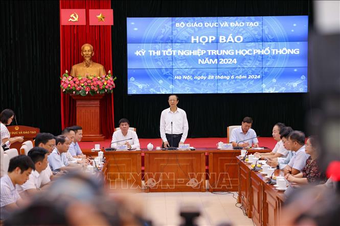 họp báo 2024 1