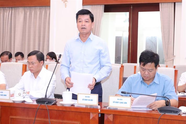 Ông Phạm Quốc Toản, Phó Giám đốc Sở GDĐT Thành phố Hà Nội, trao đổi tại hội nghị