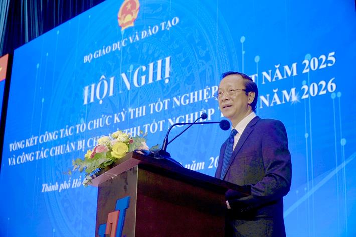 Thứ trưởng Thường trực Bộ GDĐT Phạm Ngọc Thưởng phát biểu tại Hội nghị