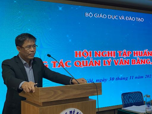 Tiến sĩ Lê Mỹ Phong, Phó Cục trưởng Cục Quản lý chất lượng - Phụ trách Cục đã thừa ủy quyền Thứ trưởng phát biểu khai mạc Hội nghị tập huấn ngày 30 tháng 11 năm 2021